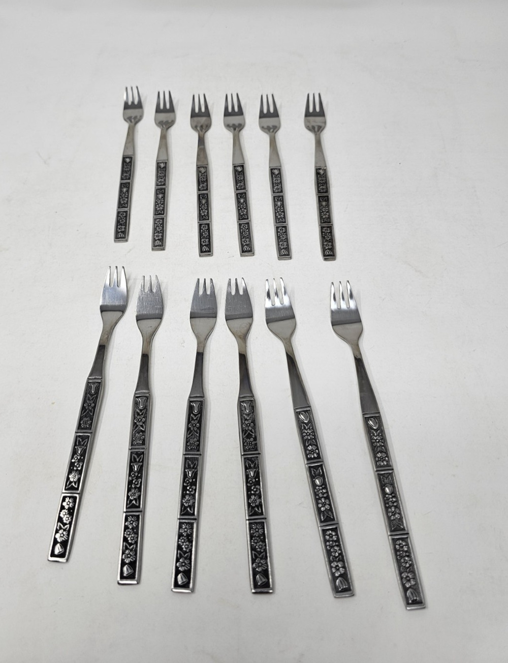 Set of 12 VTG Northland Korea Spring Fever Stainless Oyster Forks Flatware